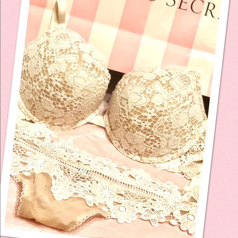 NWOT Victoria Secret Bra W/Matching Thong